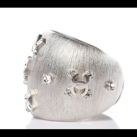 Chanel Brushed Textured Silver CC Cuff - Picture 6 of 6